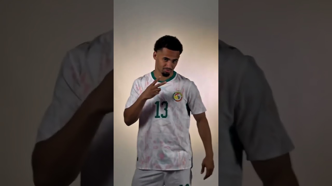 Iliman Ndiaye pr&eacute;sente le maillot des Lions avec 2 &eacute;toiles&hellip; frissons garantis !