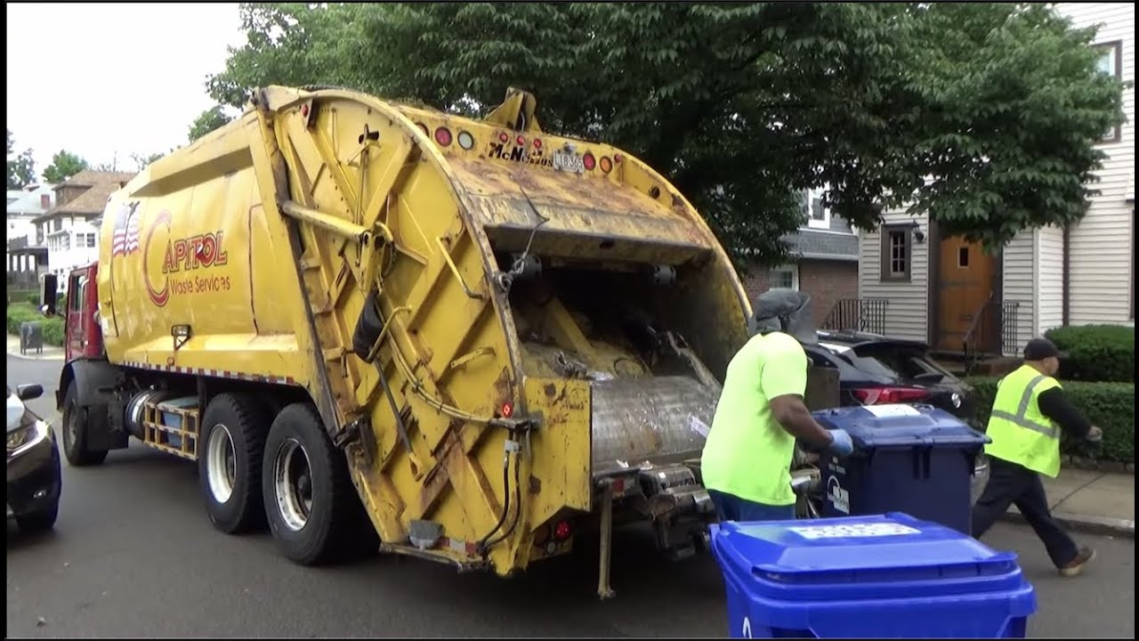 Capitol Waste ~ Mack MR McNeilus XC Rear Loader on Carted Recycle