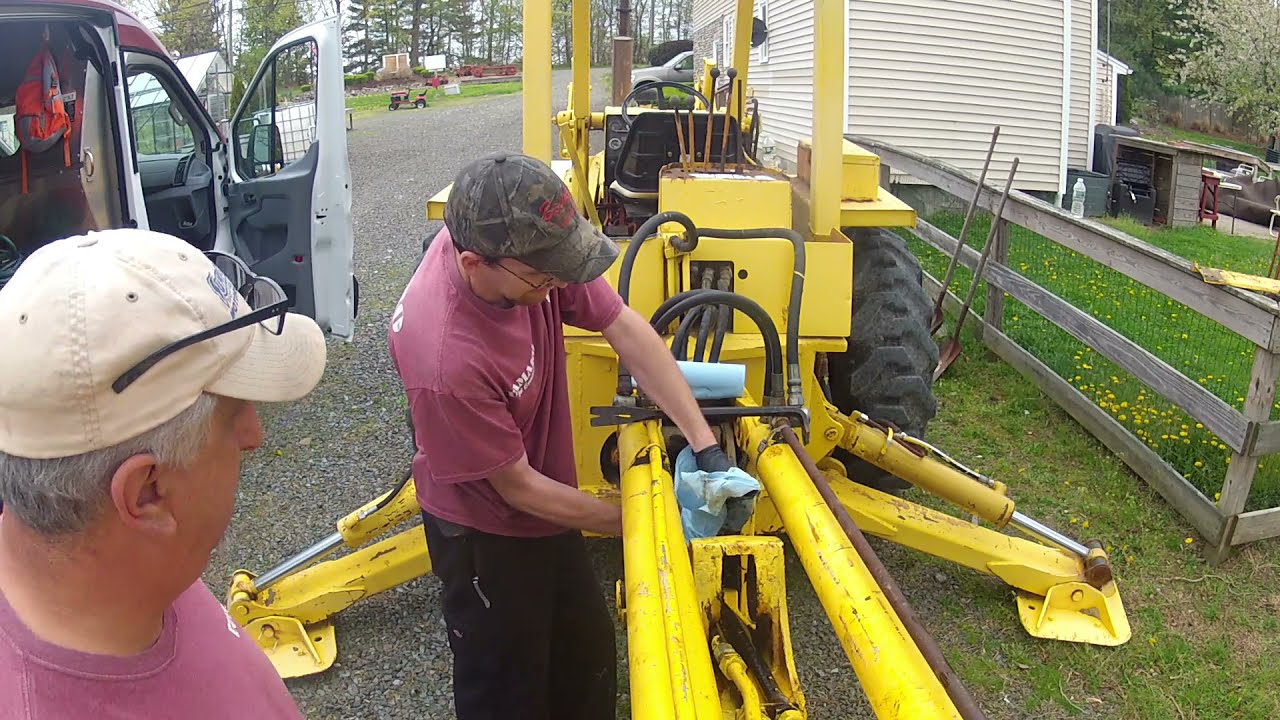 Removing leaking Dipper Cylinder from a 1972 Case 580B