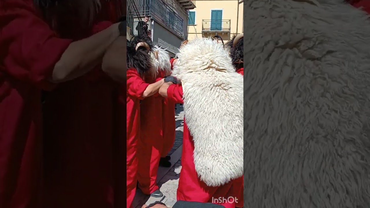 Pasqua a  Prizzi 2023- Il ballo dei diavoli in Piazza Corso Umberto I