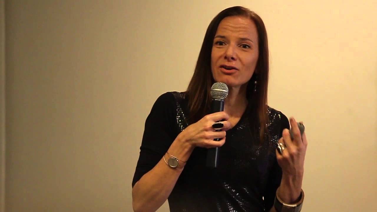O que faz uma Cidade ser Criativa? | Ana Carla Fonseca | TEDxJardins