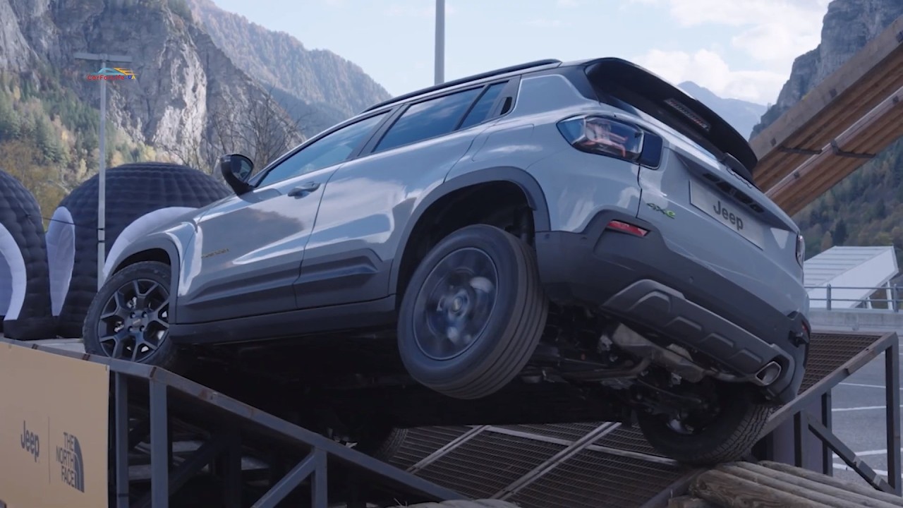 Новый Jeep Avenger 4xe: Компактный гибрид для любых дорог