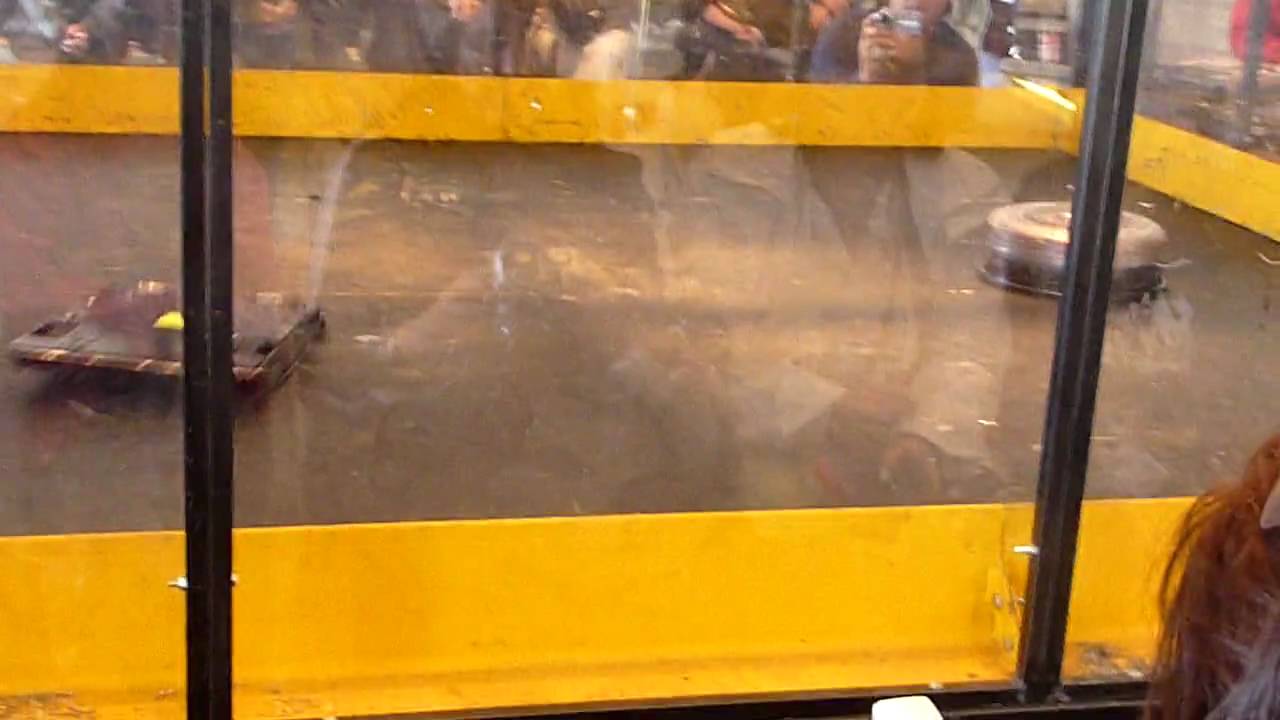 Dethinator vs. TGTB - battlebots/botsIQ 2009