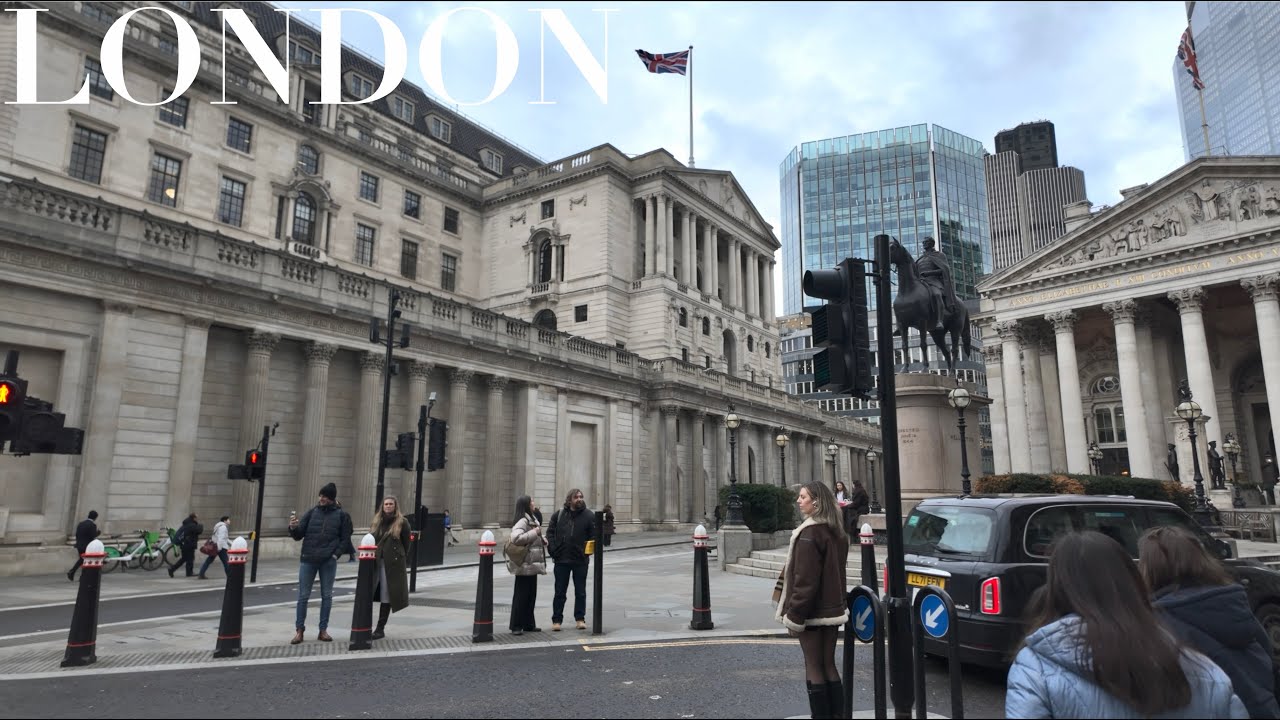City of London Stroll: Discovering Architectural Eras