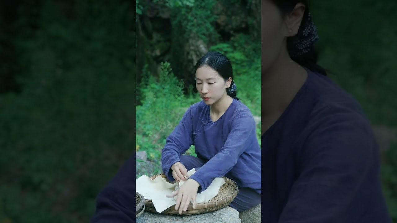 Traditional Bamboo Salt Toothpaste Making in China | Natural Herbal Recipe