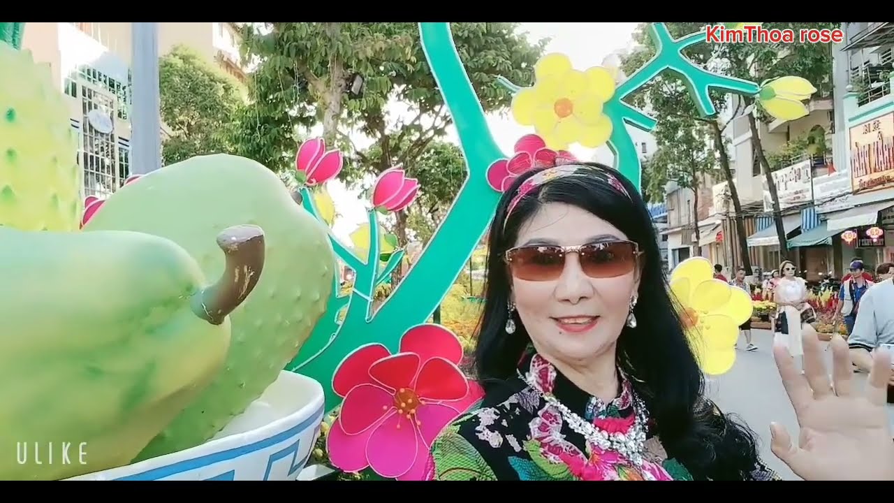 Chik in đường hoa xuân 