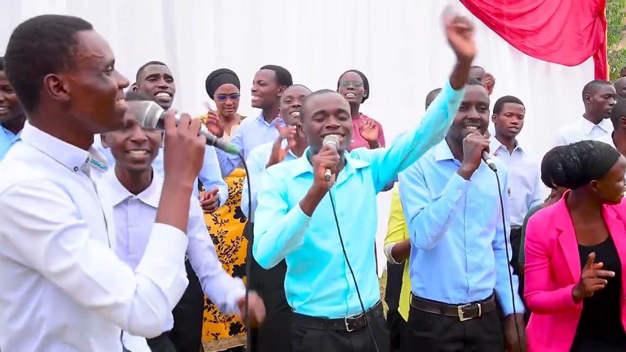 UWITEKA NIWE MUNGERI WANJYE by Gilgal choir live  at ADEPR MUGOMERO(Kamonyi Parish)