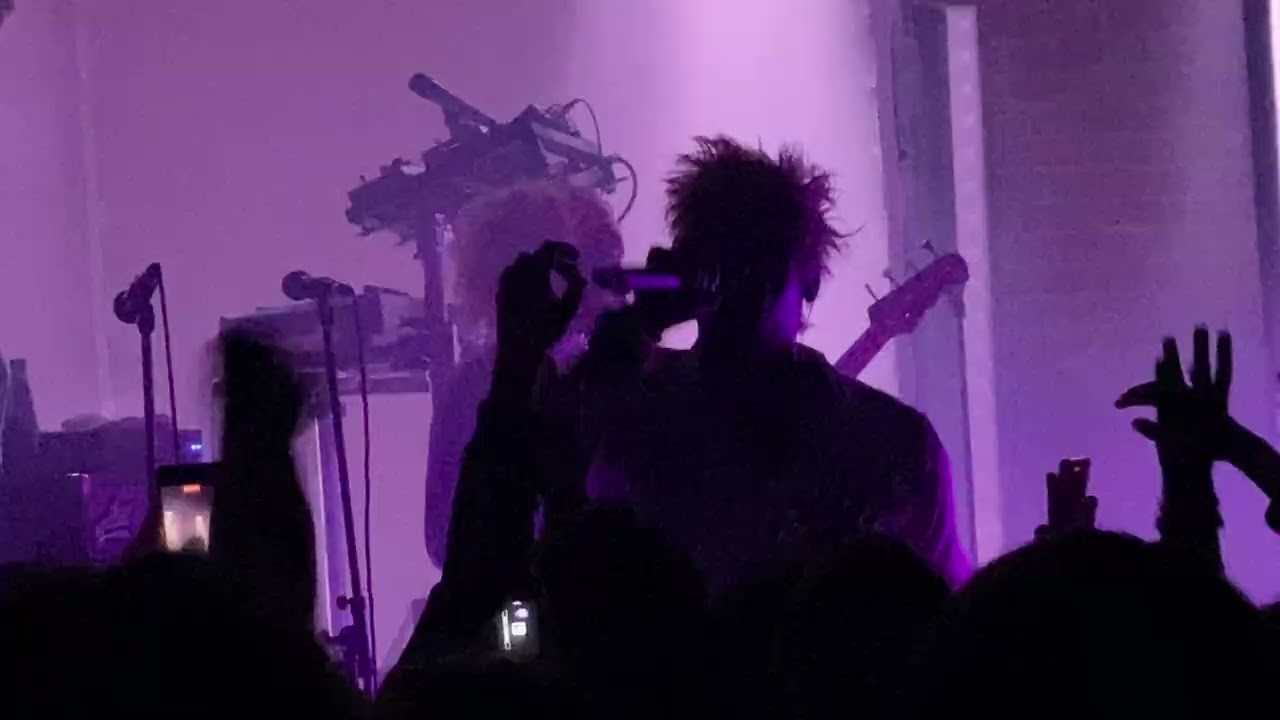 Yves Tumor - Secrecy Is Incredibly Important To The Both of Them (Live in Warsaw, Poland)