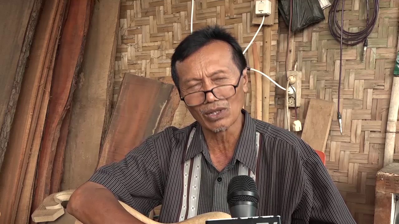 SOSOK LUTHIER GITAR HADI ZIANTURI