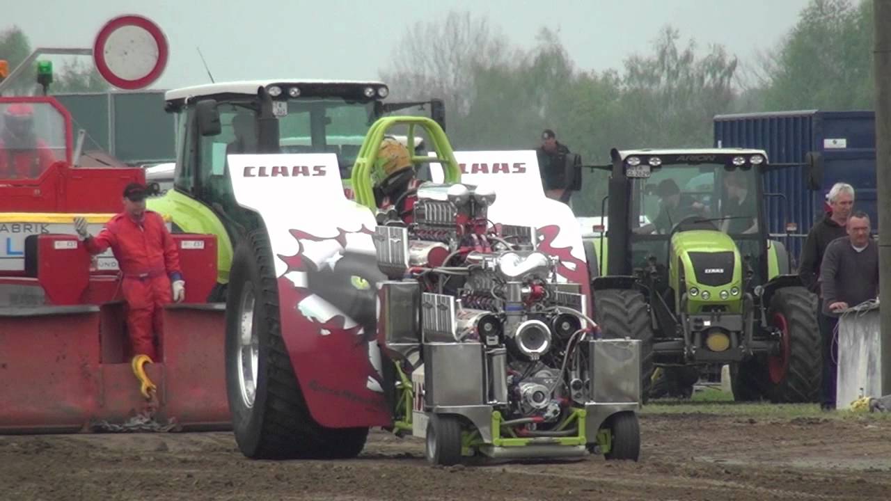 Modified 3,5t @ Tractor Pulling Füchtorf 2012