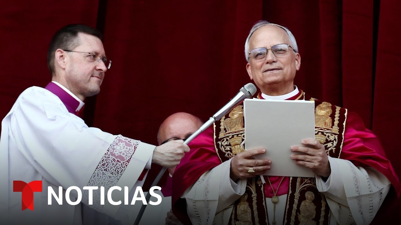 Escuche completo el primer discurso de León XIV, el estadounidense elegido papa | Noticias Telemundo