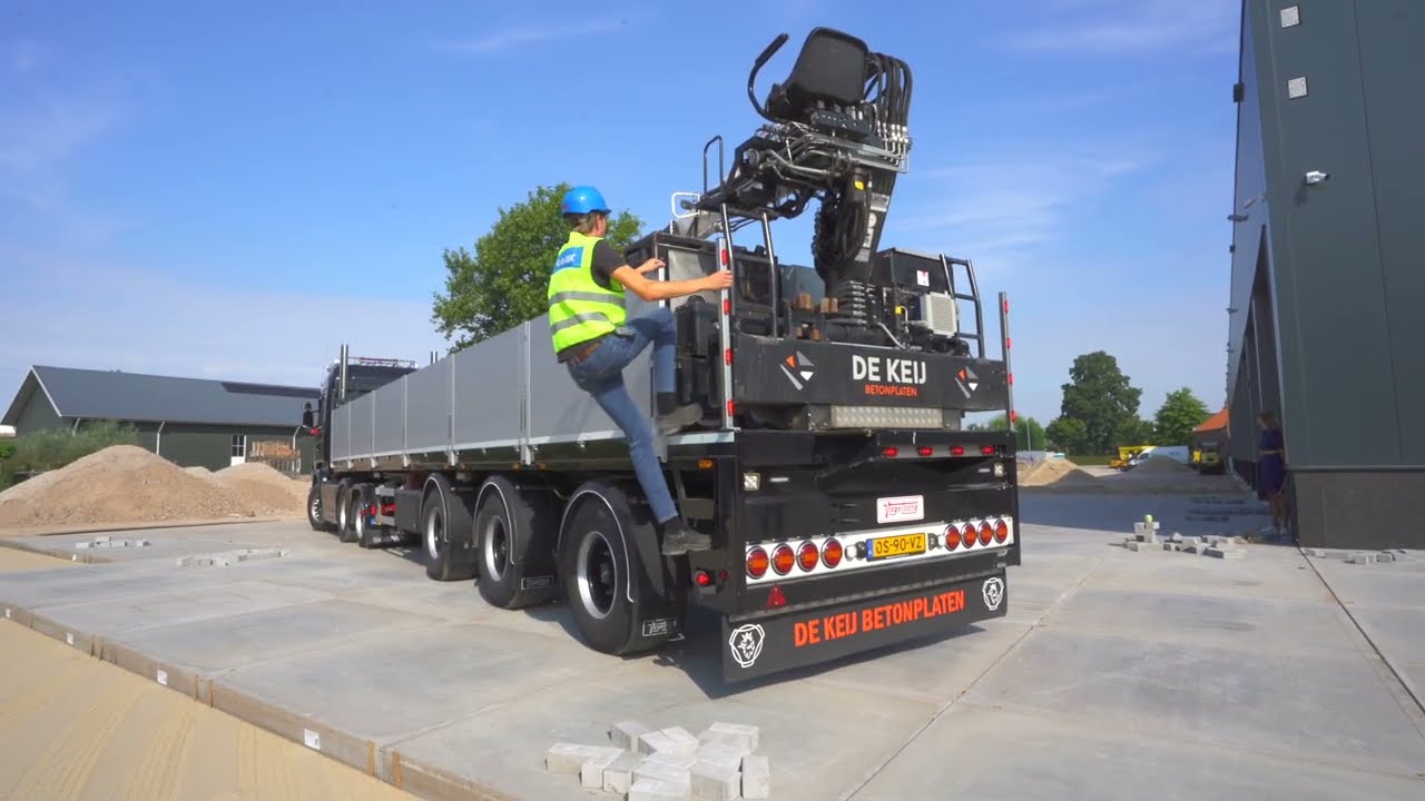 Vogelzang- D-TEC oplegger met rollende kraan (stenentrailer)