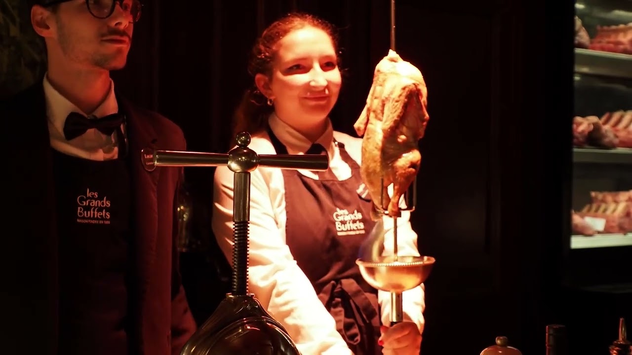 Pressed duck ceremony at Les Grands Buffets