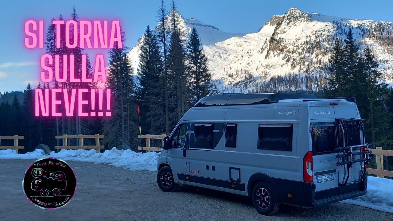 Una passeggiata sulla neve a Passo Rolle con il camper...