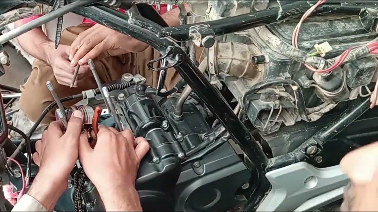 Honda CB150F Cylinder Head Removal | Step-by-Step Engine Repair Guide
