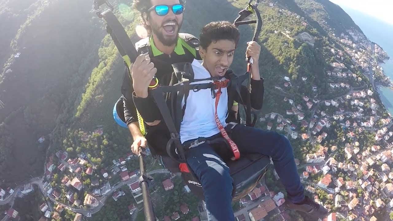 Hilarious Paragliding Reaction