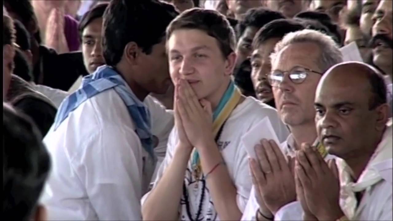 81. Namasmarana - Om Sri Bhagawan Sathya Sai Babaya Namaha