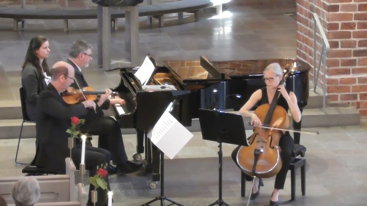 Tempo di marcia, Leonard Bernstein