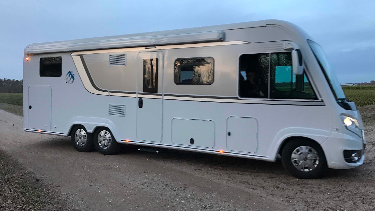 Camper Knaus Sun i 900 LEG review