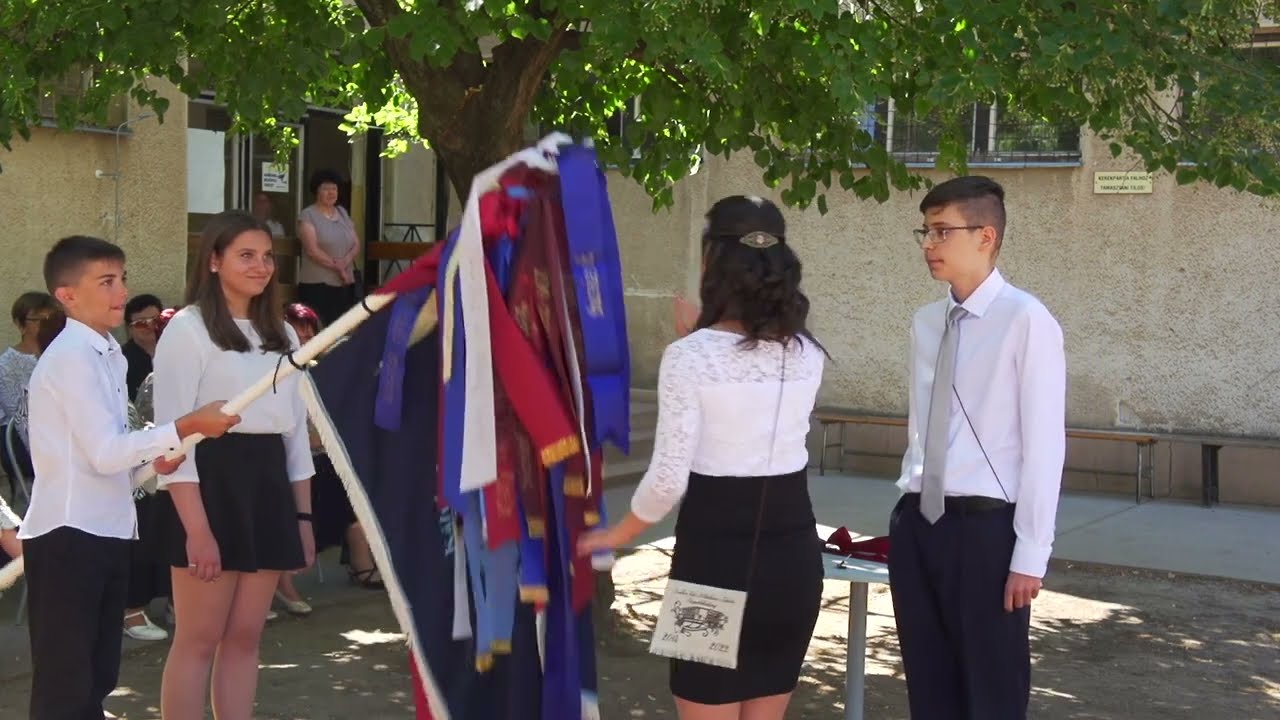 Kommentár nélkül: Kálvin Téri Általános Iskola ballagási ünnepsége (2022.06.18.)