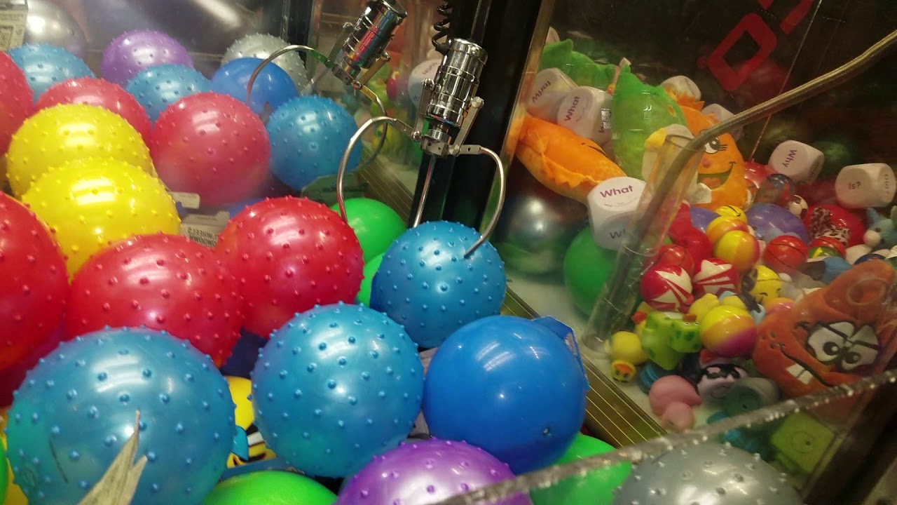 Super  saver cinema 8 Kodiak bear claw machine  Quinn part 2