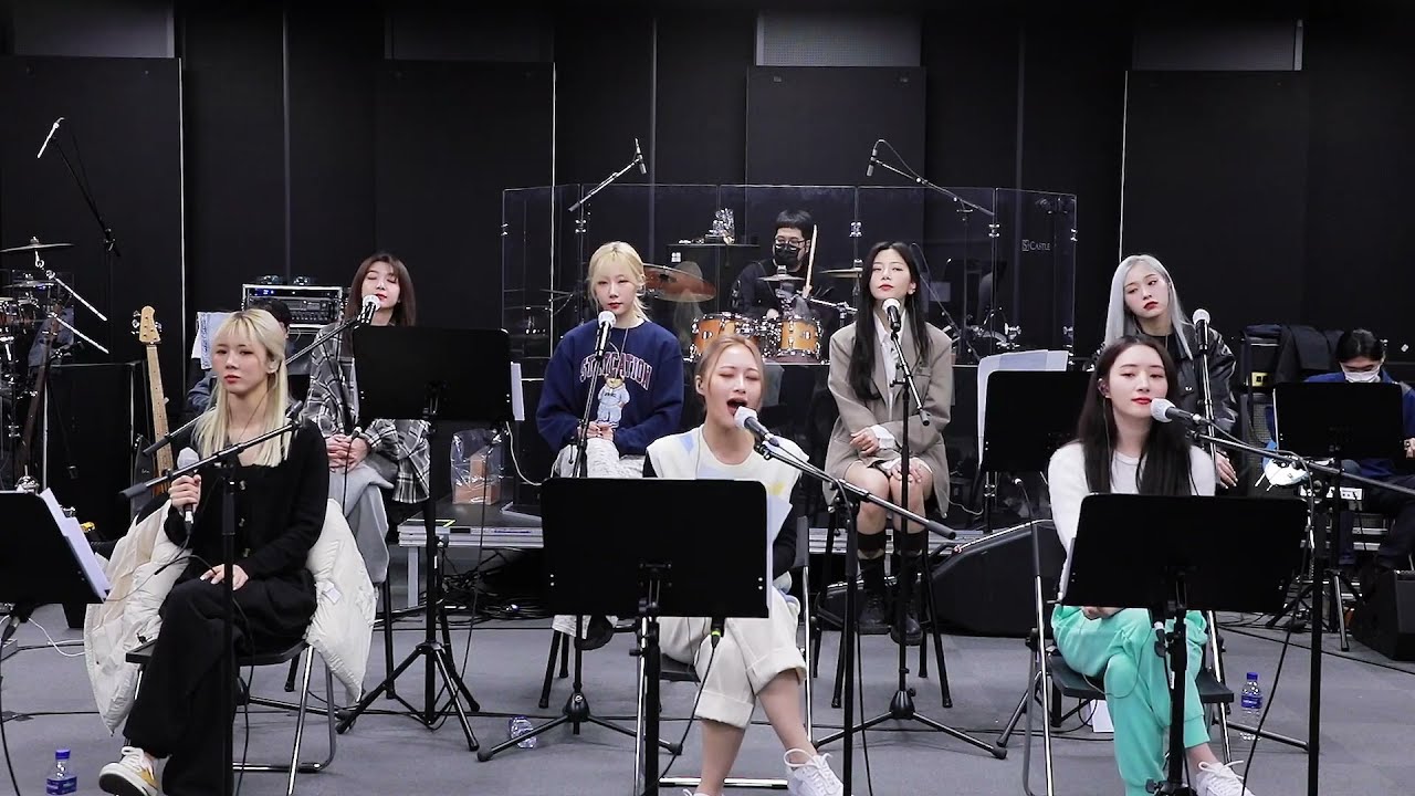 Dreamcatcher (드림캐쳐) - 'Black or White' Crossroads Concert Band Practice Live