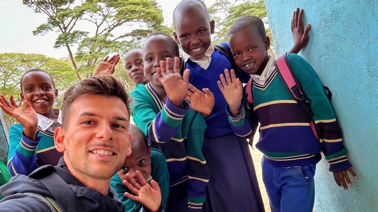 AIUTARE LE SCUOLE IN AFRICA