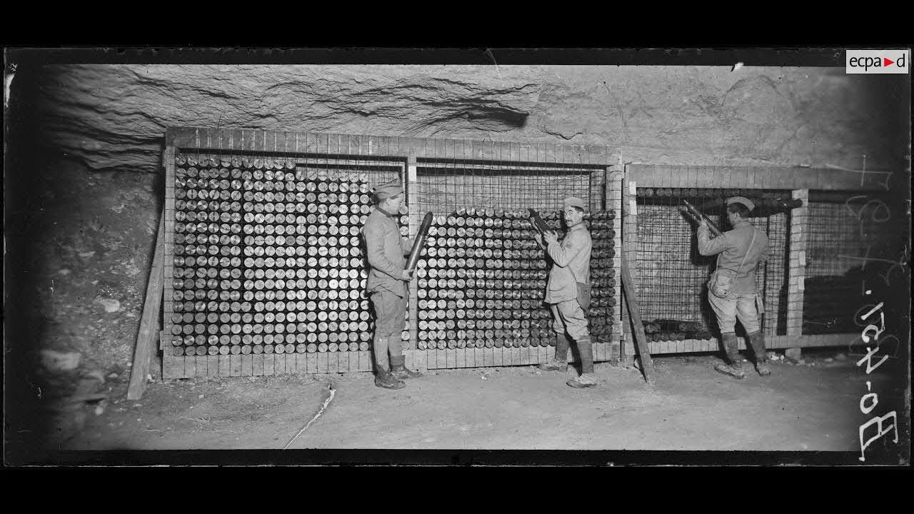 UN DEPOT DE MUNITIONS DE GUERRE