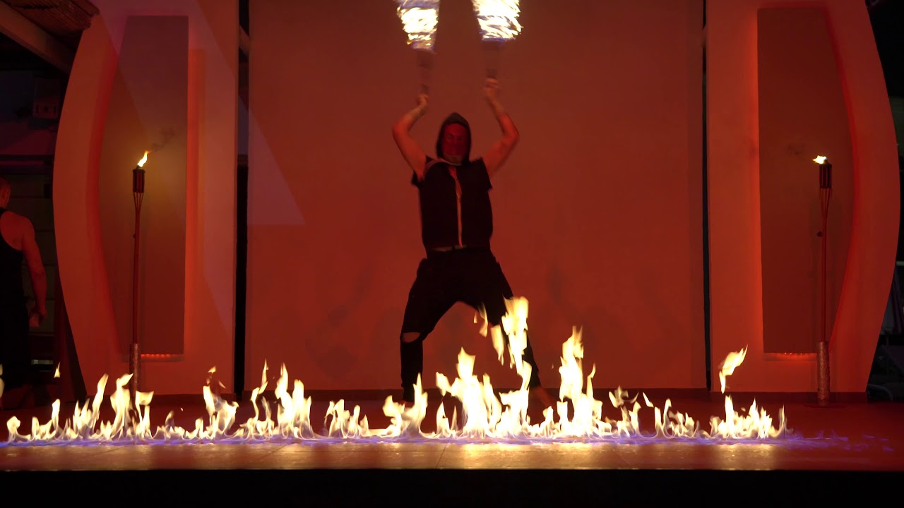 Pernera Beach Hotel: Night Shows