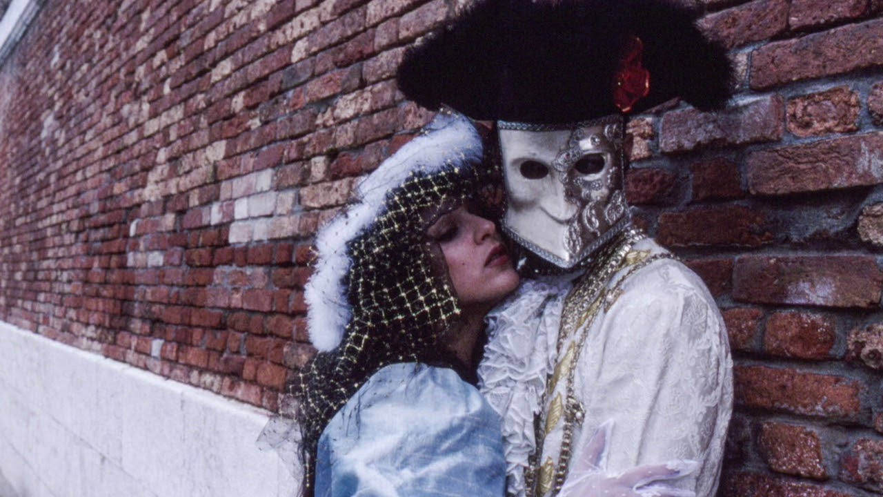 Fulvio Roiter e le coppie del Carnevale di Venezia