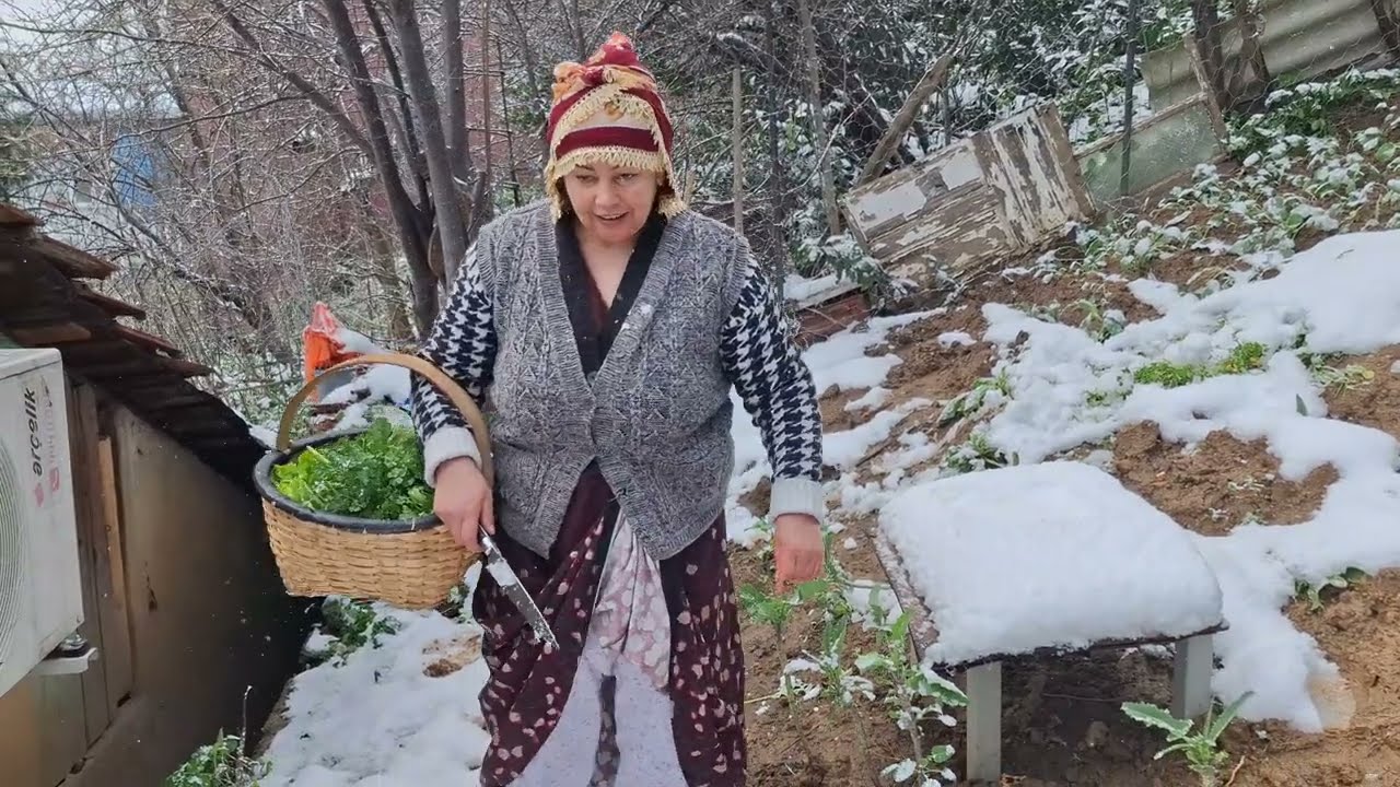 KAR YAĞAR BURAM BURAM ÜŞÜYOR ORAM BURAM 🥵🥶KAR VE PANCAR HELLESİ ÇORBASI MAYALI EKMEK‼️‼️‼️‼️