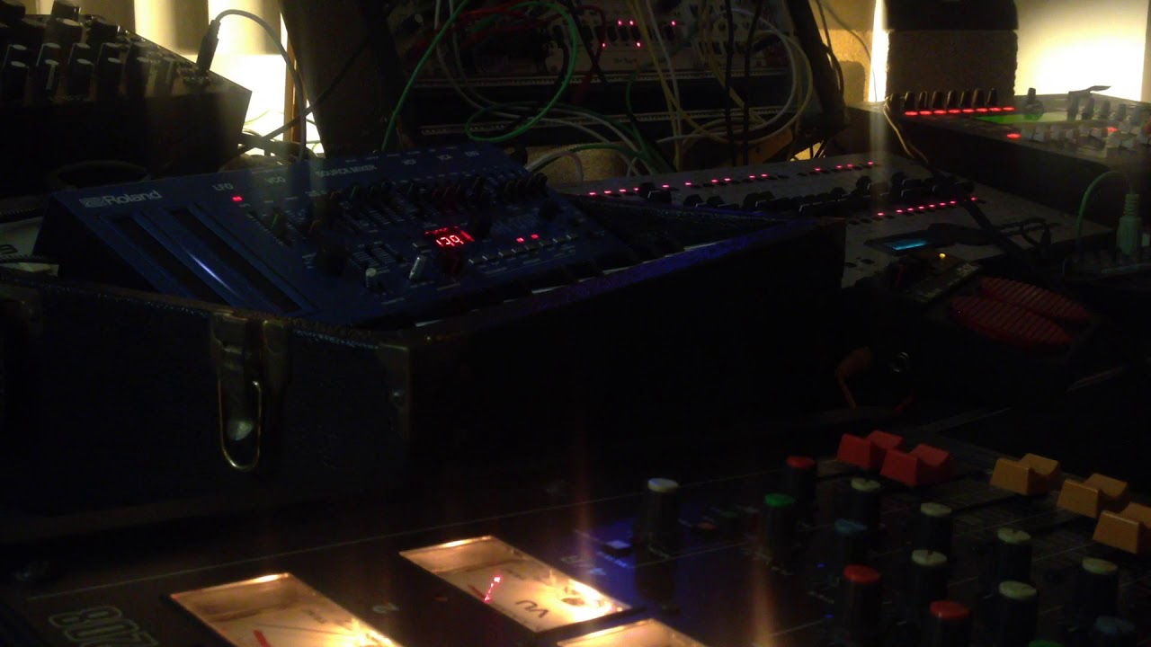 RhythmDial - IntoThePast : TR-09 SH-01A DFAM Doepfer Regelwerk live techno session Tascam M-208