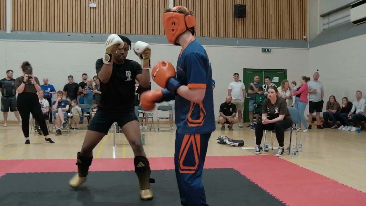 FULL FIGHT: 1% K1 Interclub - Fight 14 - Tawana (1% K1 Kickboxing) Vs Myles (Cojalina Martial Arts)