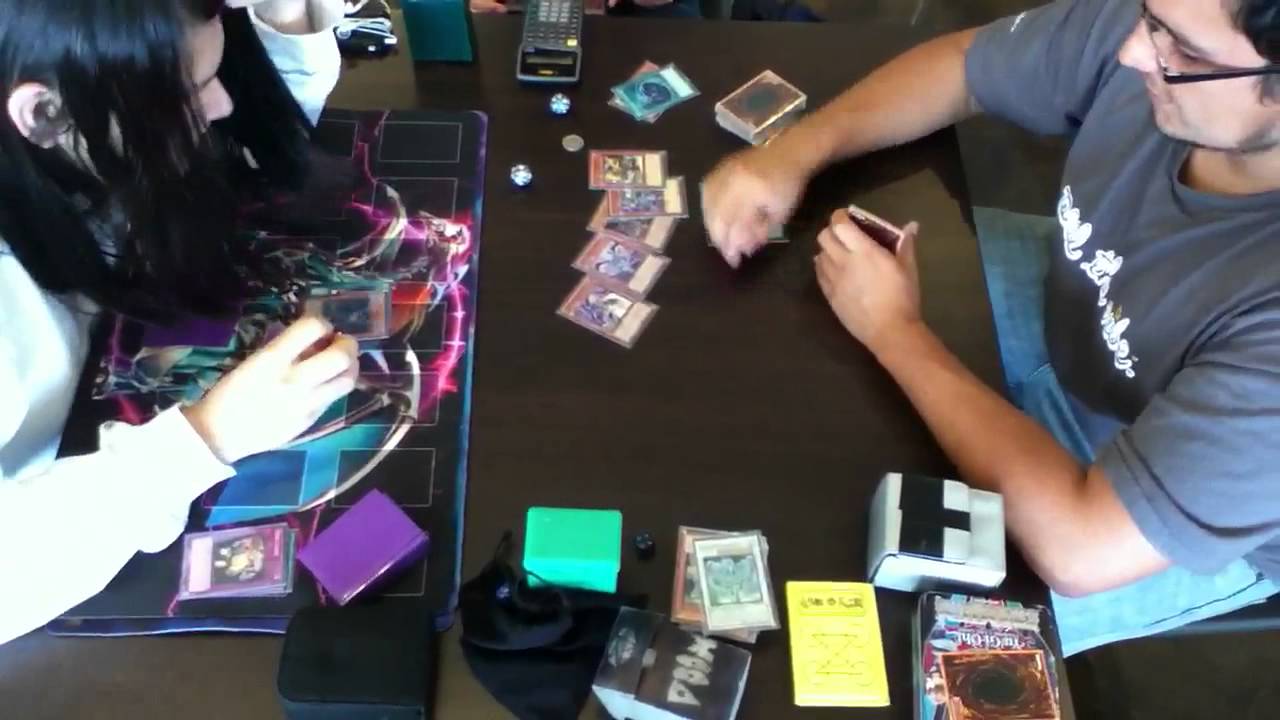 Dark World Mirror Match Game 1