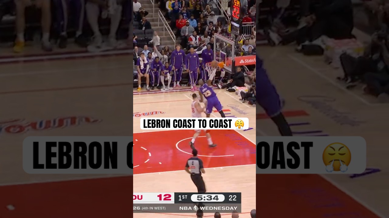 LEBRON TRADEMARK TOMAHAWK SLAM