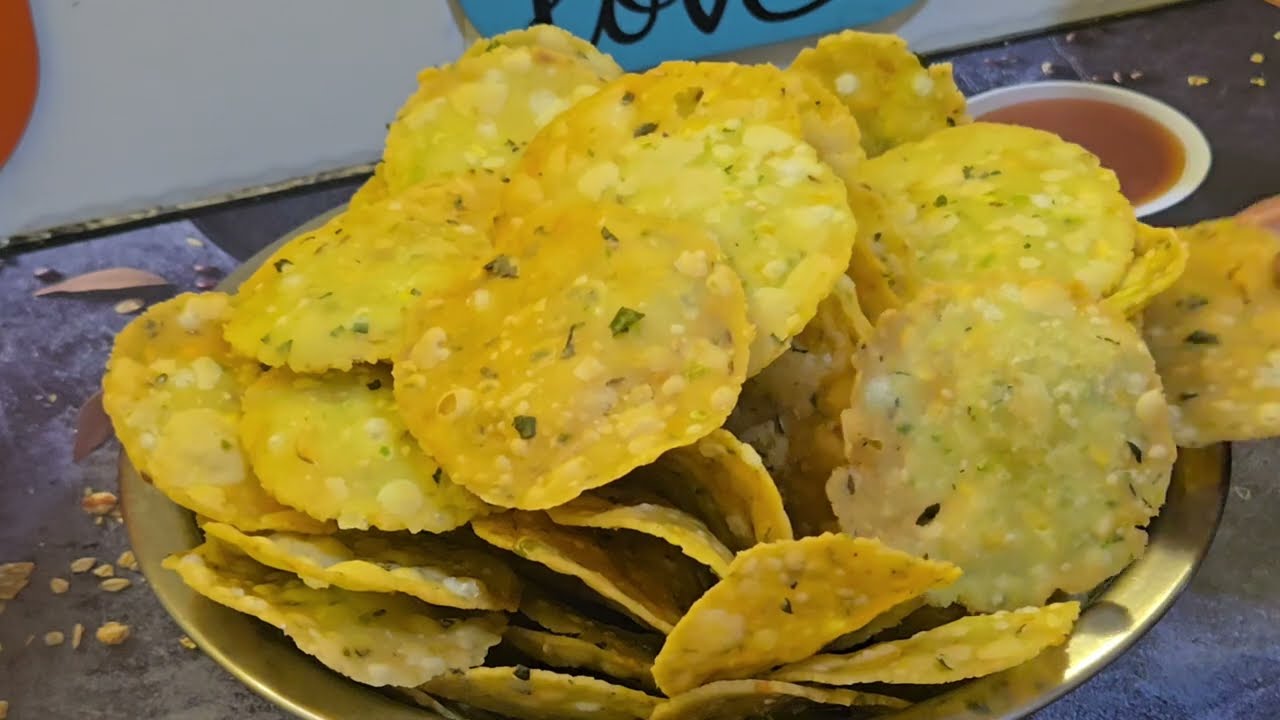 Crispy Pappu Chekkalu Recipe | Traditional Andhra Snack | కరకరలాడే పప్పు చెక్కలు 😋 |