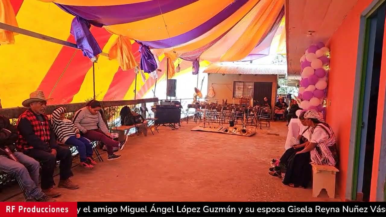 Comida ofrecida a la Banda  de Tierra Caliente, en la casa de los caporales, Fam.  López Nuñez