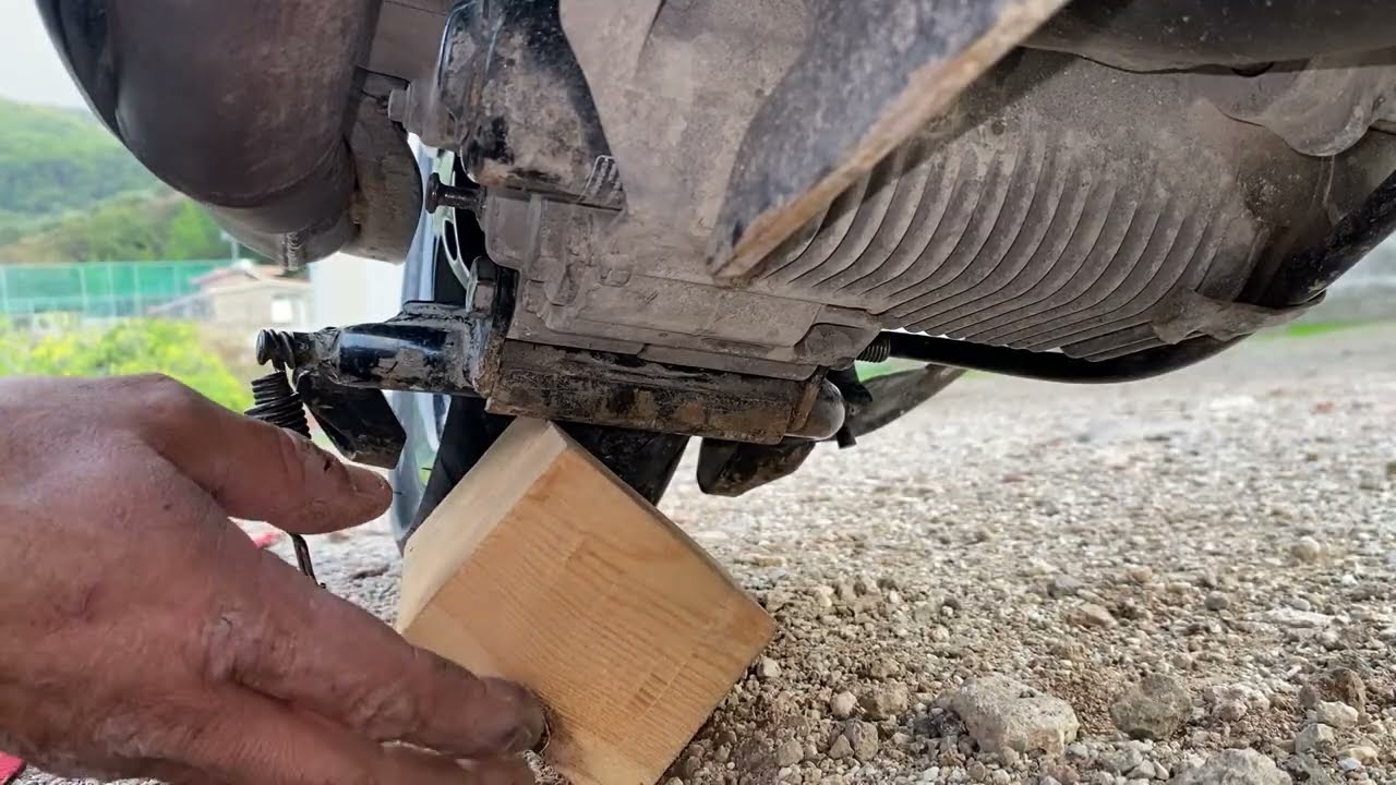 How to replace a center stand on a 2020-2022 Piaggio Liberty Αντικατάσταση κεντρικού σταντ
