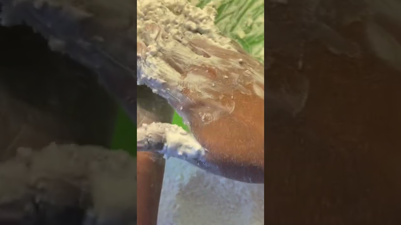 Gym chalk reform with NO WATER = dusty #asmrtryit #asmr #asmrexplore #oddlysatisfying #btsasmr