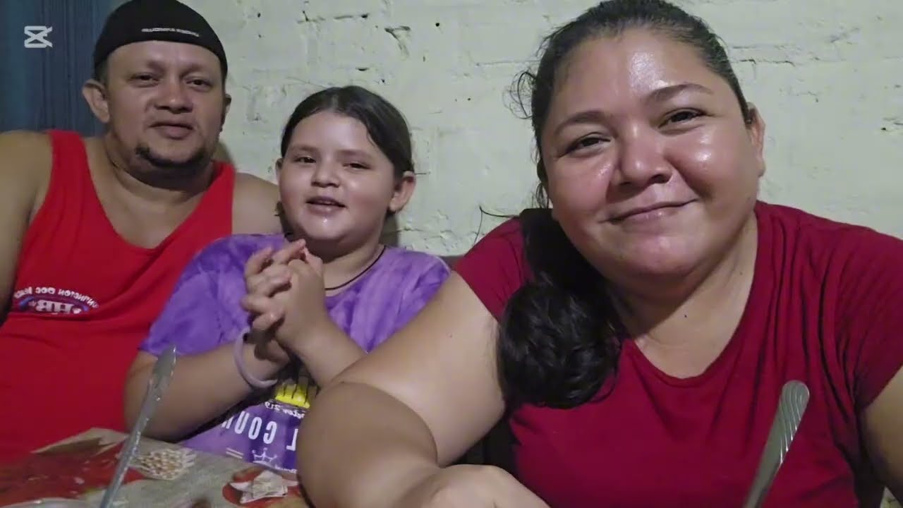Les dimos un detallito a las princesita de la casa y después nos fuimos a dormir miren a donde 😁🥰🥰