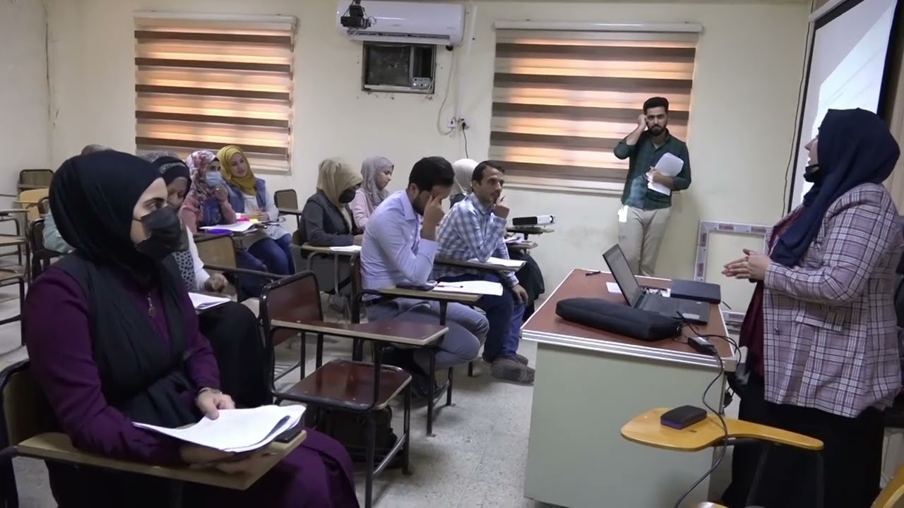 جانب من المحاضرات الحضورية لطلبة الدراسات العليا - قسم اللغة الانكليزية