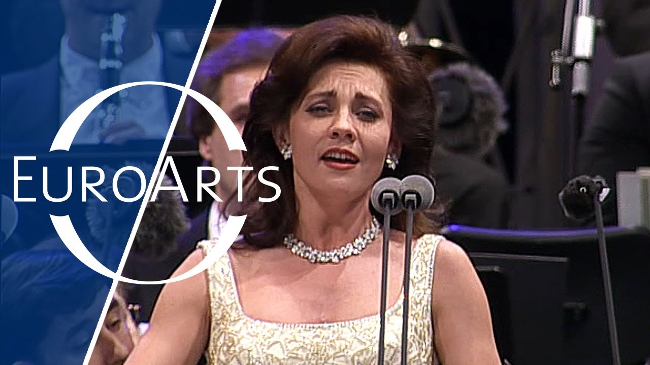 Andrea Rost: Johann Strauss - Csárdás from 