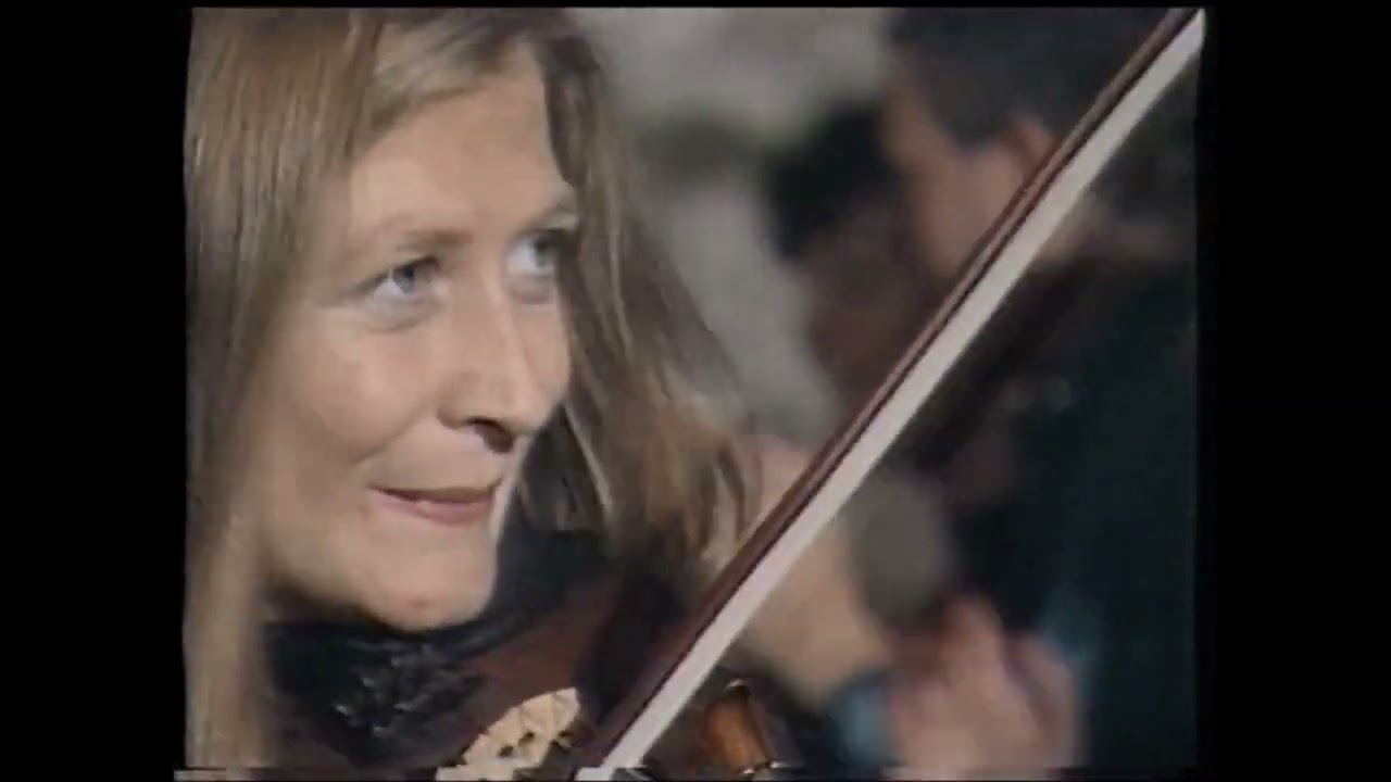 Mairead Ni Mhaonaigh, Ciaran Tourish, Frankie Kennedy, Ciaran Curran -  Highlands/Reels