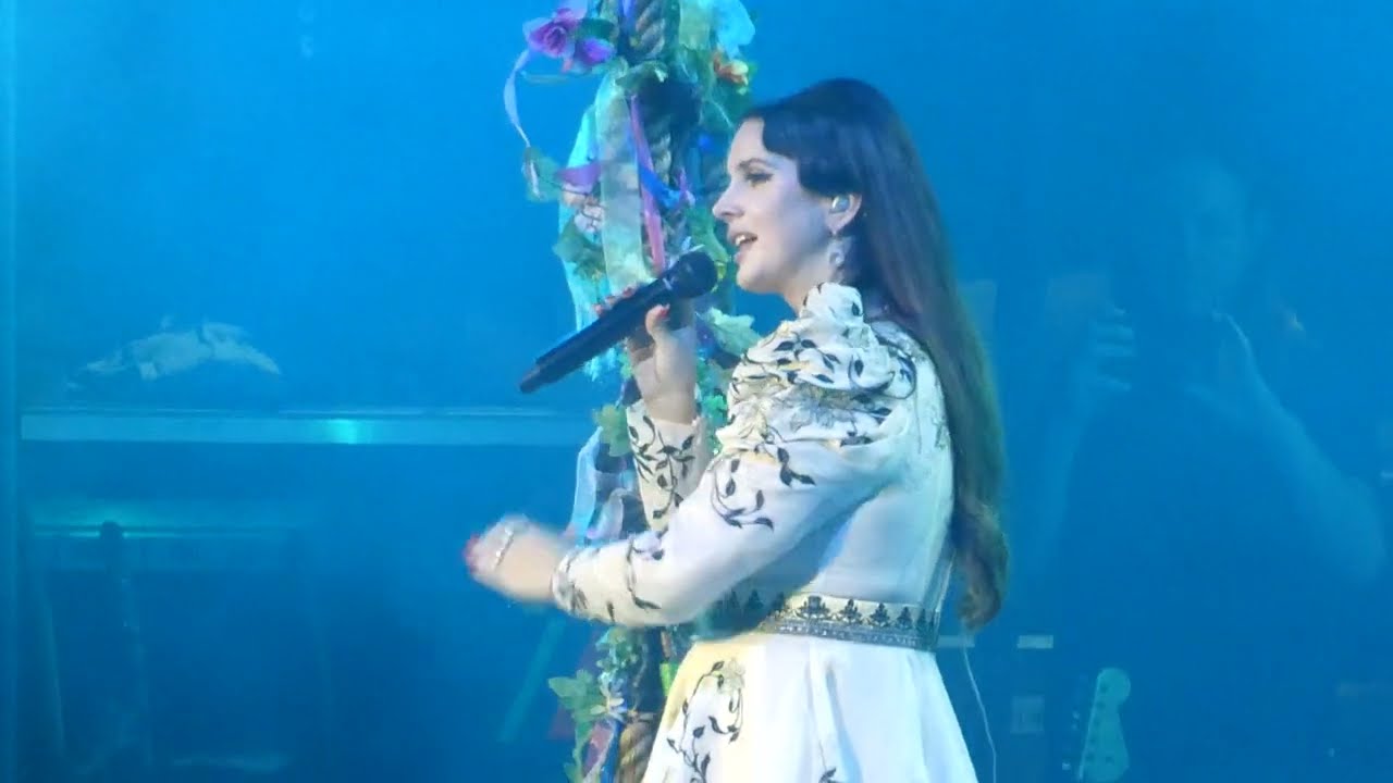 Lana Del Rey - Did you know that there's a tunnel under Ocean Blvd - Live at Star Lake on 10/3/23