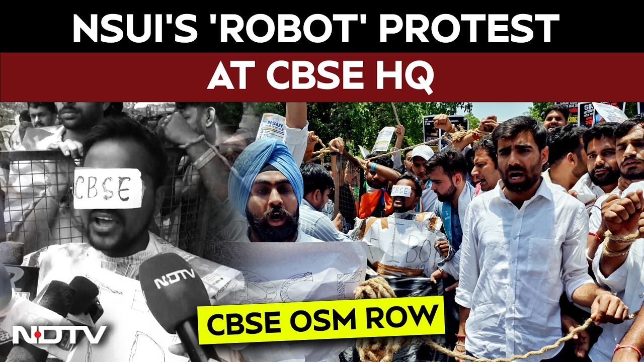 Новости CBSE | &laquo;Роботизированная&raquo; акция протеста NSUI в штаб-квартире CBSE из-за спора вокруг OSM...