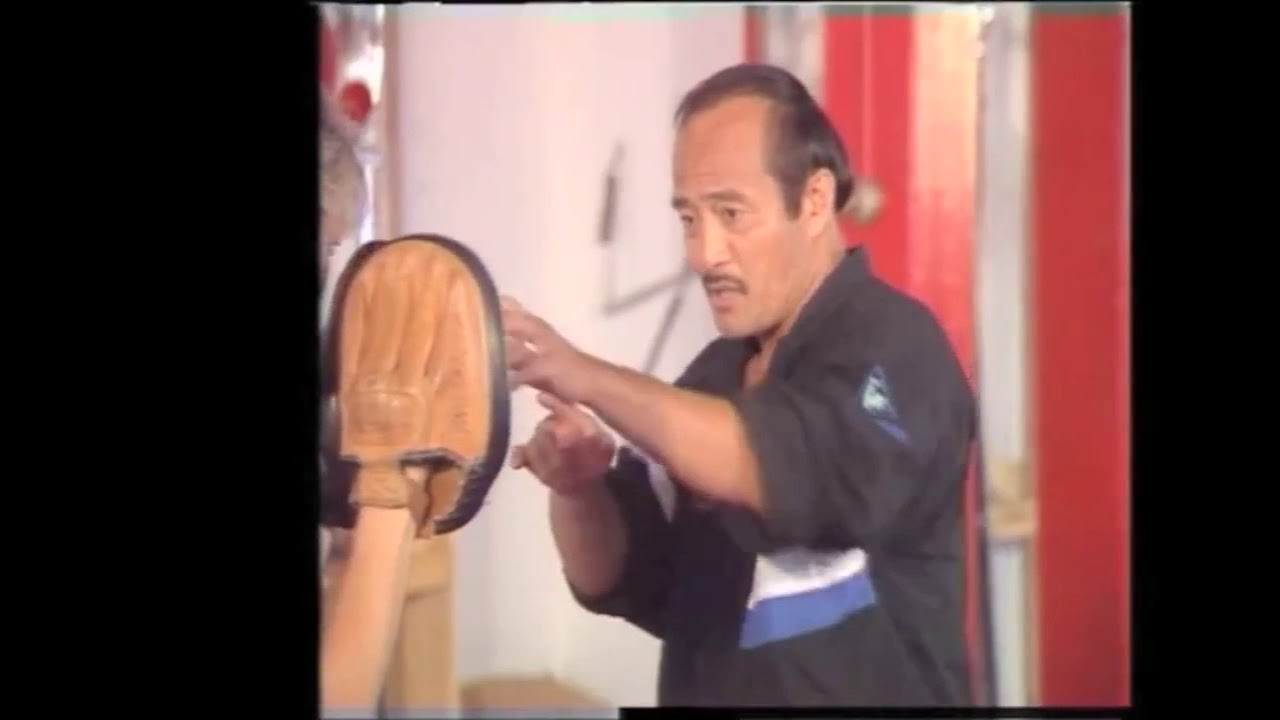 Bruce Lee JKD: Dan Inosanto Focus Pad Training