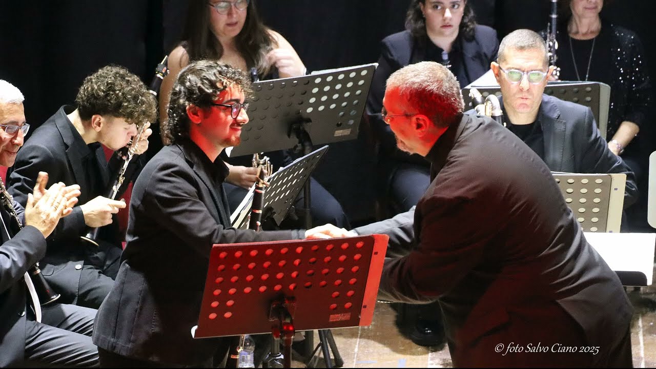 Concertino di Gaetano  Donizetti versione per solista e coro di clarinetti