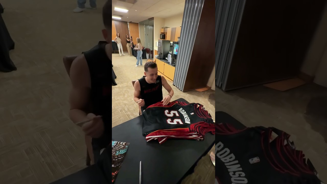 Admin always up to something&hellip; 😅 #nba #signature #prank