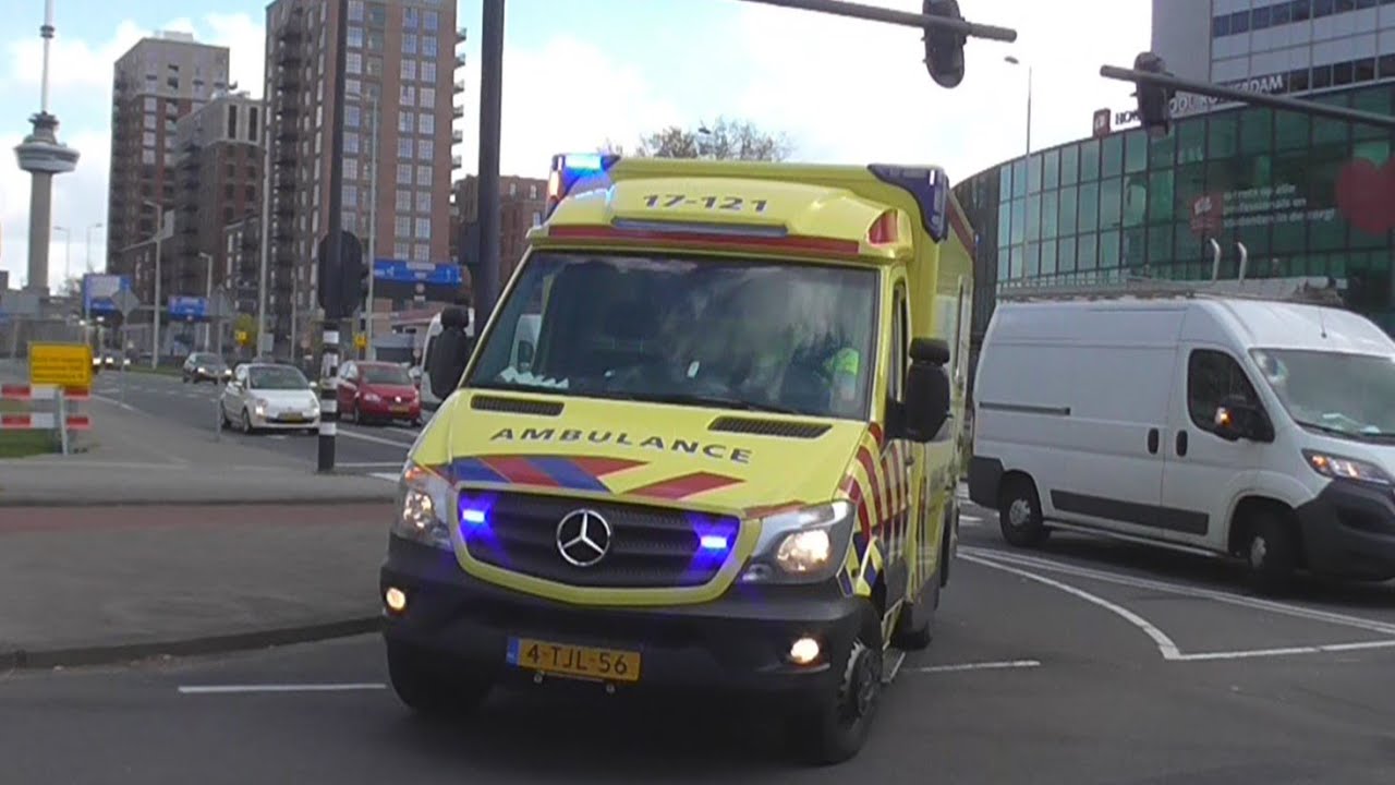 [Nieuwe Sirene!] Ambulance 17-121 Ambulance Rotterdam-Rijnmond met spoed naar het Erasmus MC!