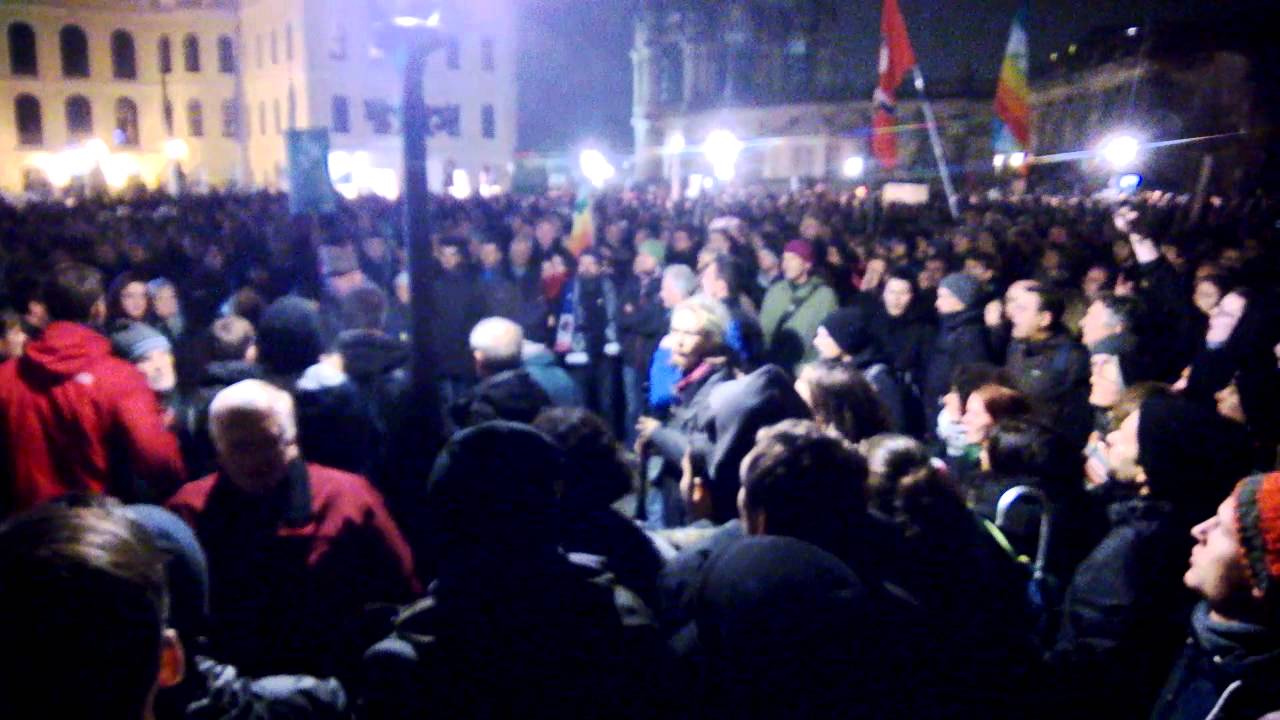 Pegida Gegendemonstration Ausschreitungen Eisenstange 19.10.2015